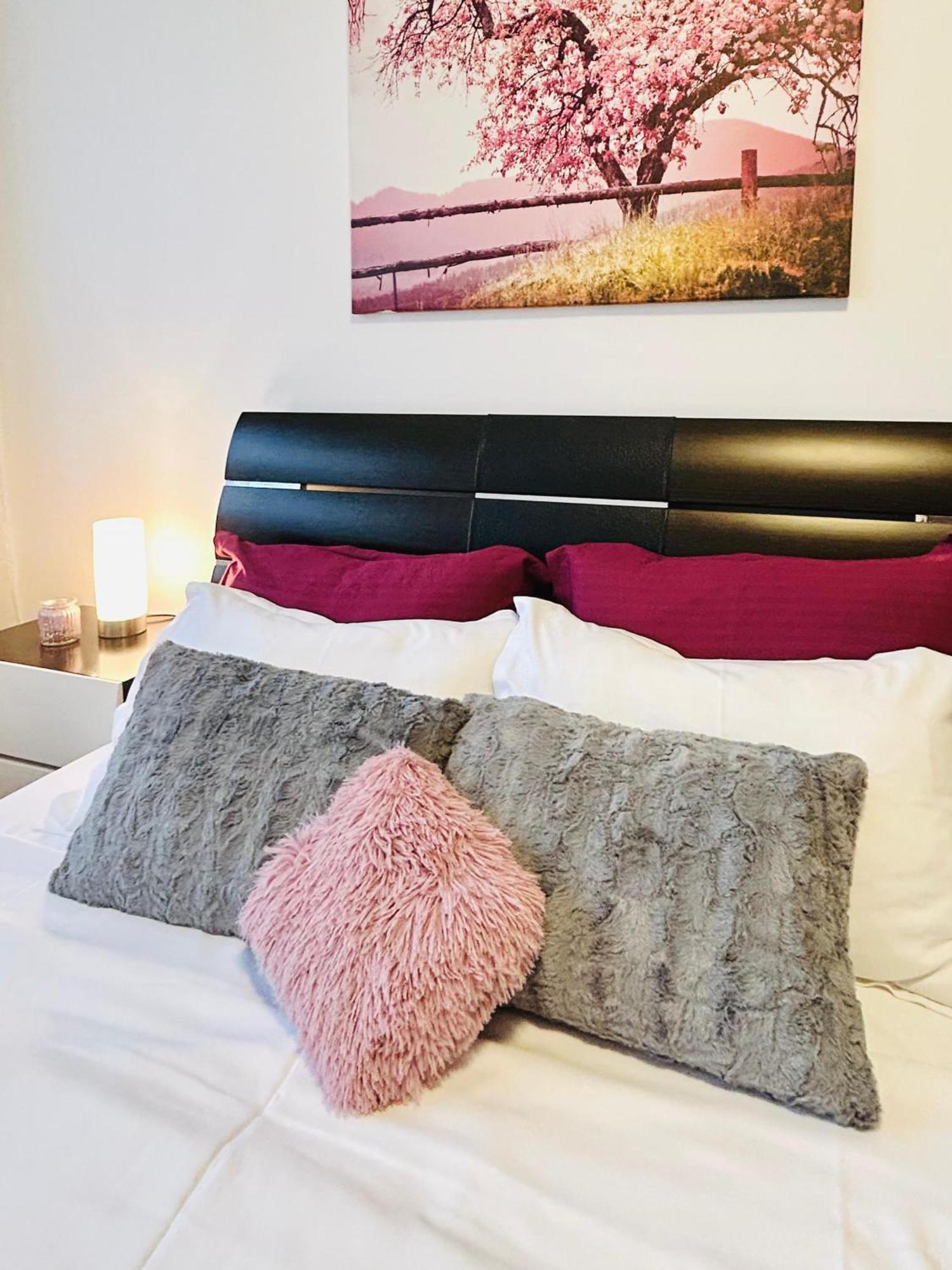 Chic Escape One - Free Parking Apartment Брашов Екстериор снимка